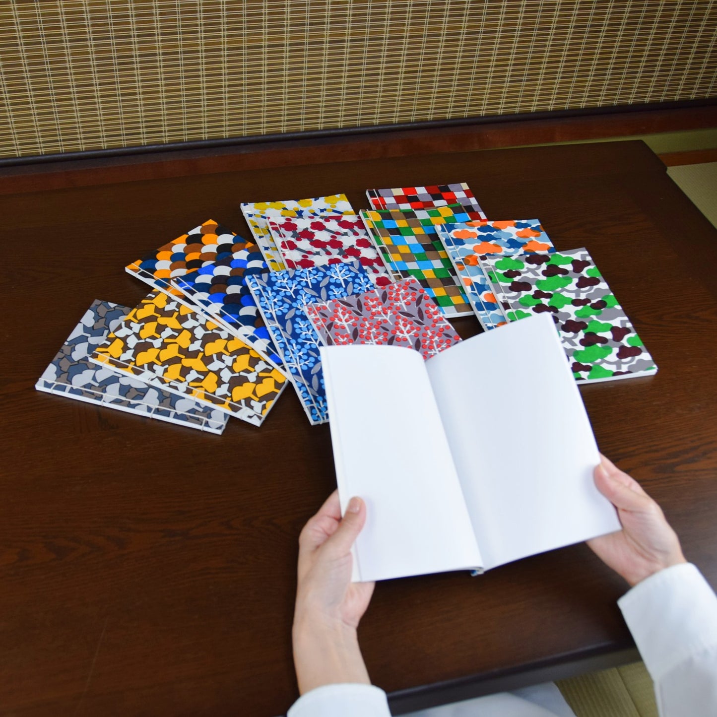 京都職人仕上げ|幸せの文様 和綴じノート 青海波|手染め和紙 日本製 A5サイズ